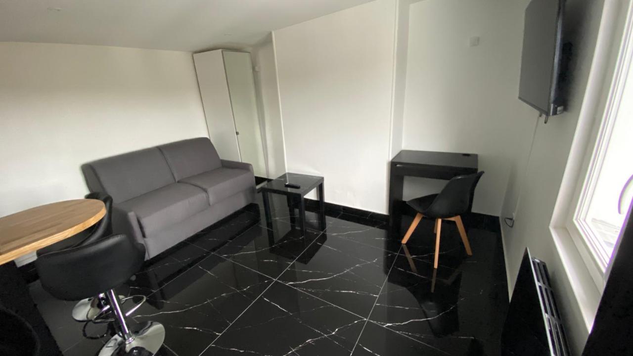 Bella Vita - Studio Tout Equipe - Tv Netflix - Centre Ville 100M- Gare 50M - Basilique 200M Lisieux Luaran gambar